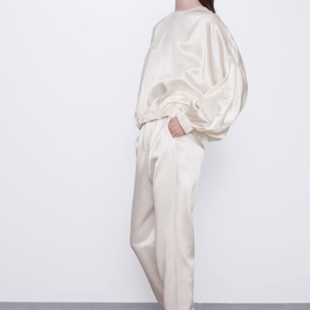 Zara 2 piece satin effect top and jogging pants - Picture 4 of 9